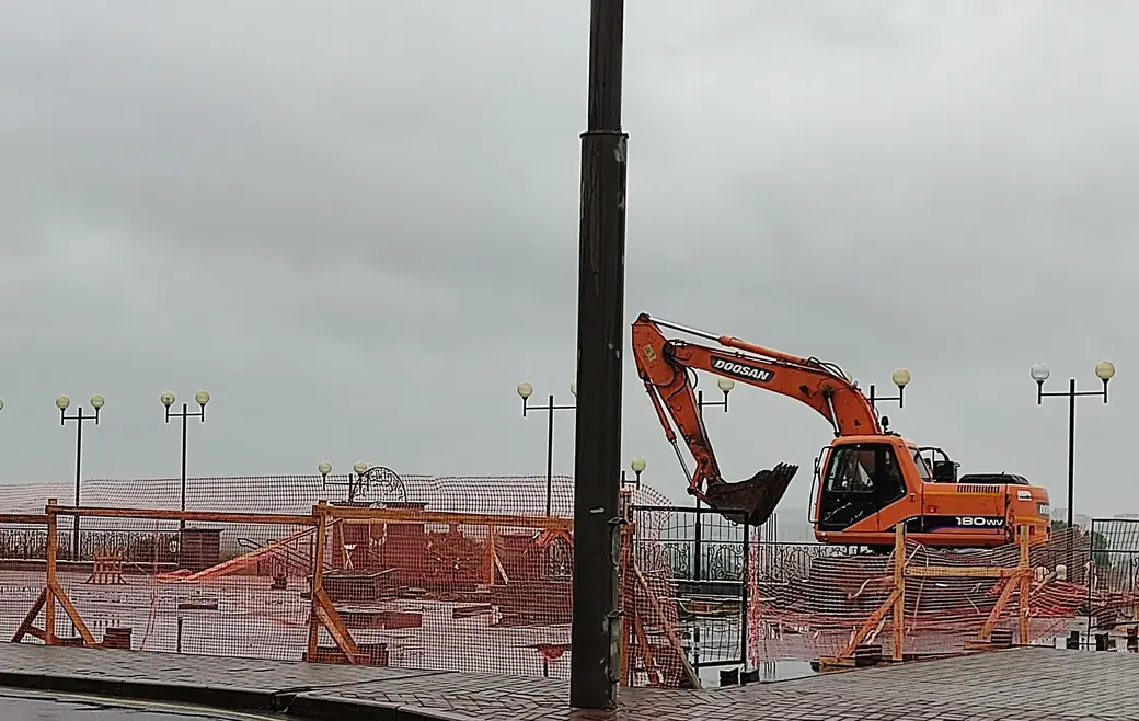 В Могилеве устанавливаю памятник Георгию Конисскому. 12.07.2022. Смотровая площадка на парк Подниколье
