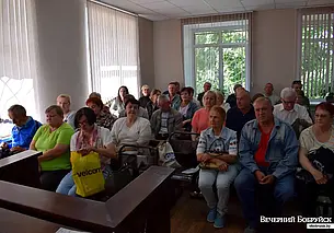 43 тома, 67 потерпевших. Начался суд по делу оплаченных, но не изготовленных памятников