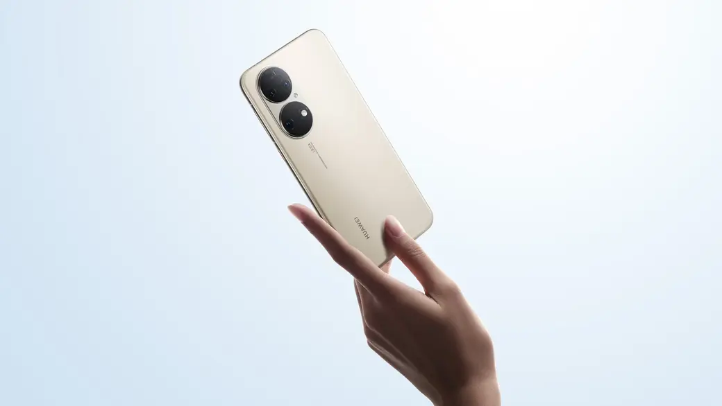 Система камер True-Form включает основной сенсор на 50 Мп, телеобъектив на 12 Мп и сверхширокоугольную камеру на 13 Мп.