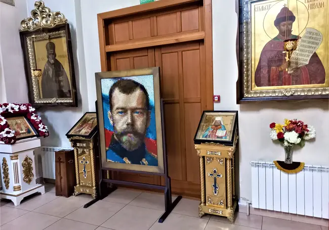 Николай Второй: добра, благополучия и мира. Образ последнего российского императора в храме над Днепром