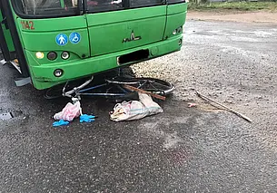 Велосипедист в Могилеве пересек проезжую часть в неположенном месте. И попал в больницу