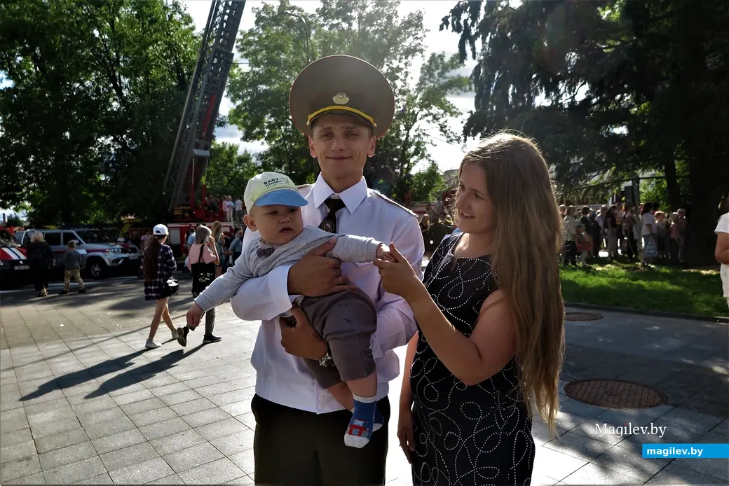 25.07.2022 г. Могилев, площадь Единства, праздник пожарной службы. Были на мероприятии и совсем еще крохи