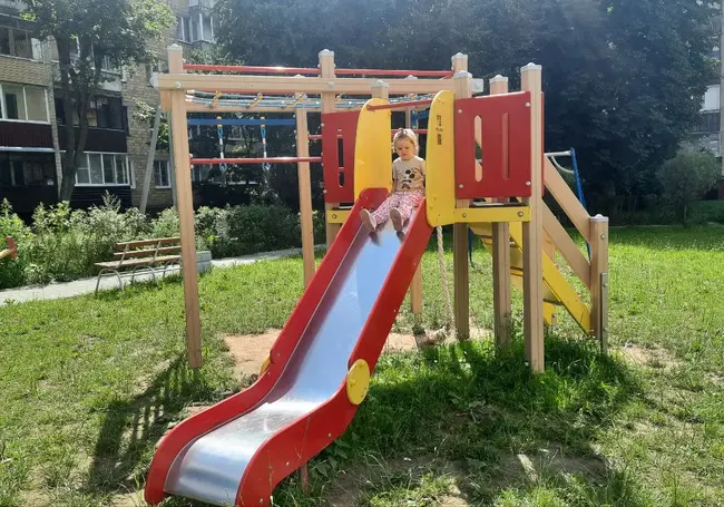 В центре Могилева появилась новая детская игровая мини-площадка. Фото