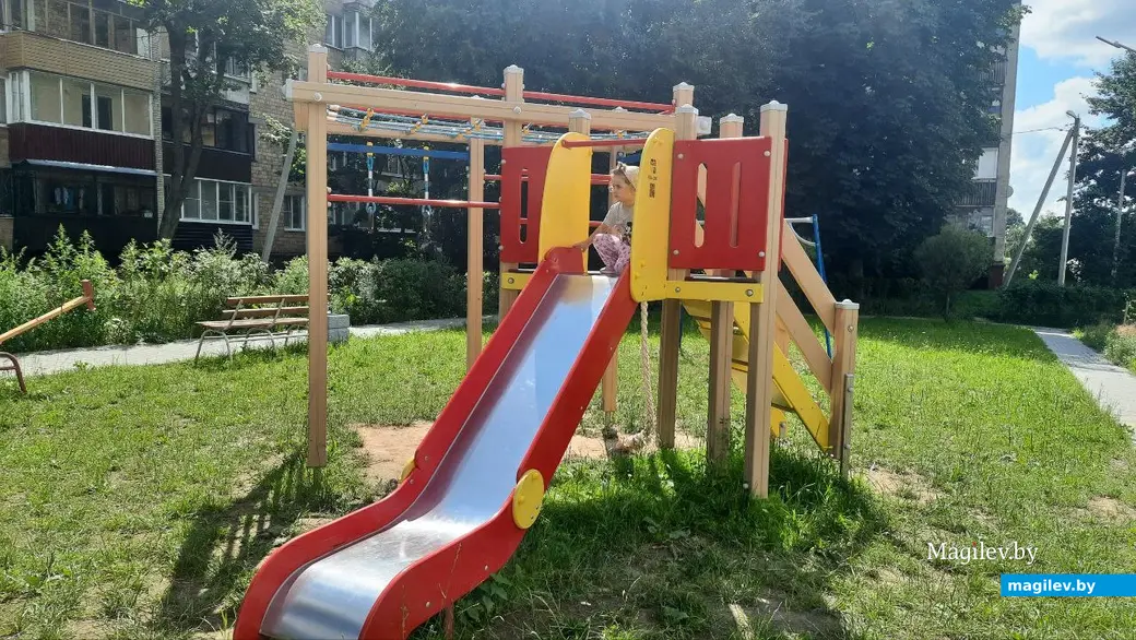 26.07.2022 г. Могилев, пр.Мира. Здесь появилась новая детская мини-площадка