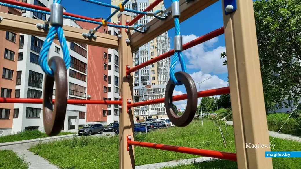 26.07.2022 г. Могилев, пр.Мира. Здесь появилась новая детская мини-площадка