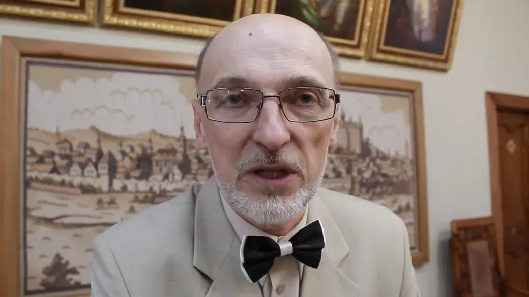 Прафесар Аляксандр Агееў. Дыскусія адносна статусу экскурсаводаў. Фота: msu.by