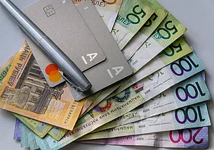 Минчанин втянул пожилую мать в мошенническую схему