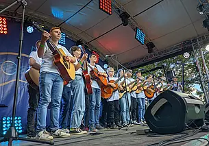 Дополнительные автобусы будут запущены для гостей фестивала «Большая бард-рыбалка»