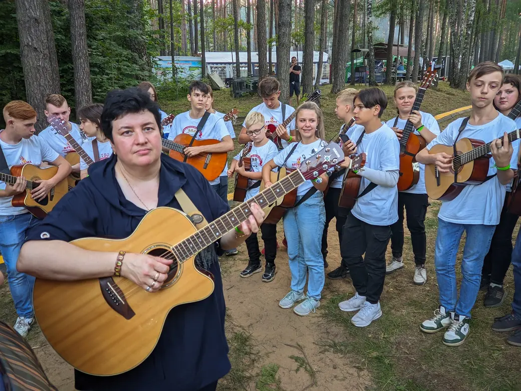 30.07.2022. Черноборский сельский Совет. Конкурс авторской песни и поэзии «Свой круг». Клуб авторской песни «Диалог» и его руководитель Лидия Чинарёва (Вязьма,