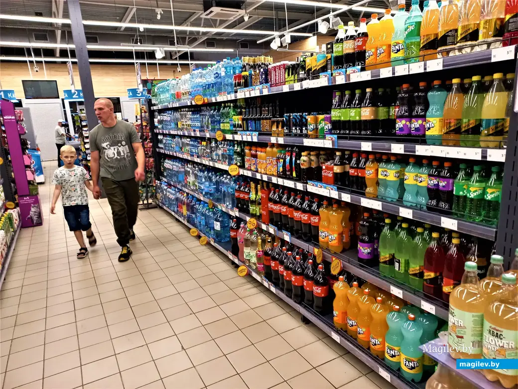 Чего тут только нет! В смысле, здесь нет разливного кваса из бочки.