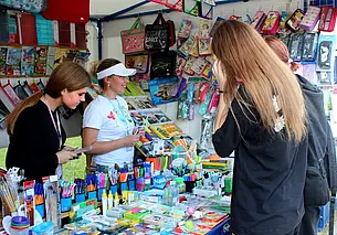 МАРТ: 32 торговых объекта завышали цены на товары для школы