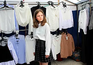 Минобразования: родители могут сами выбирать, где покупать школьную форму