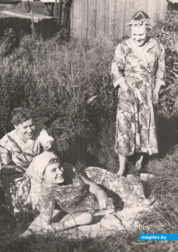 9. Бобруйск, конец 1950-х. Три сестры.