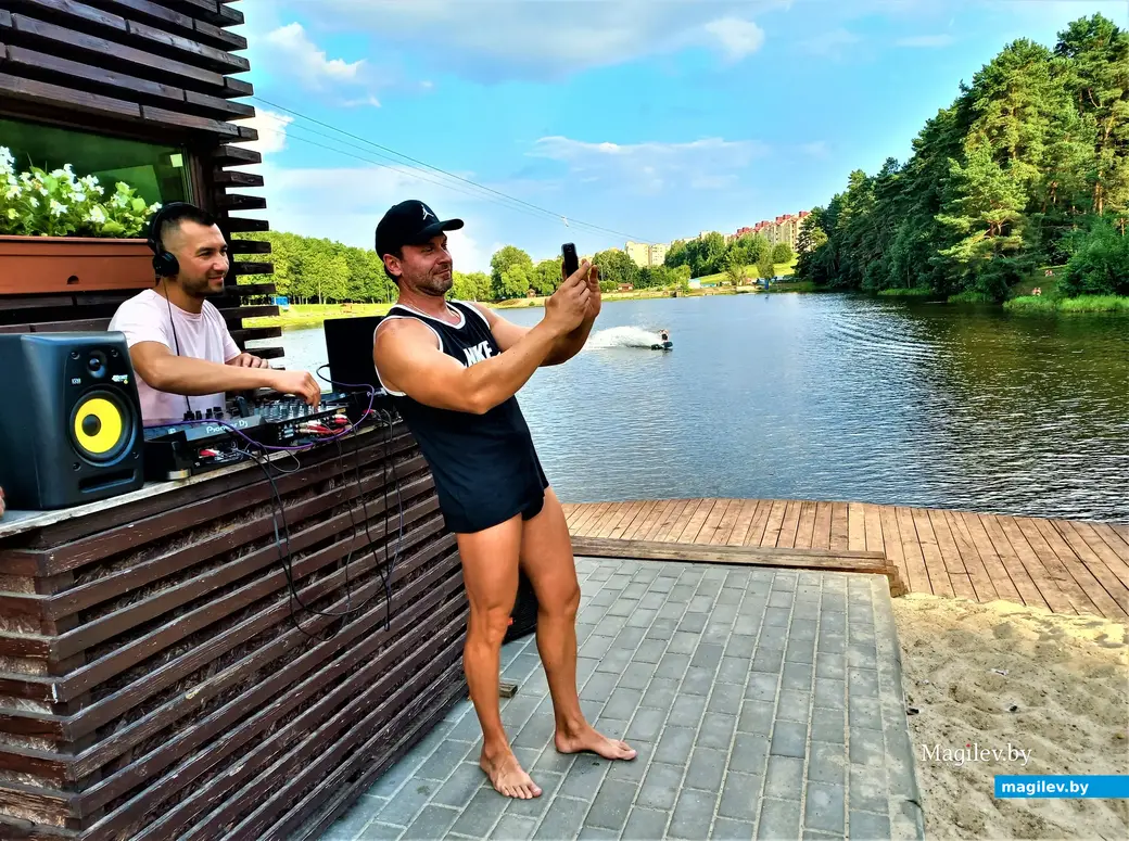 Пляж Boardhouse на Печерском озере. Могилев, 5.08.2022 г.