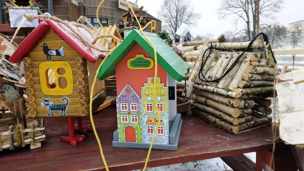 В городском парке Могилева проводится конкурс кормушек для птиц