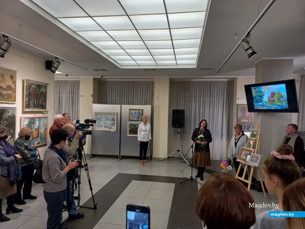 1.12.2021 г. Момент торжественного открытия выставки Веры Юрковой