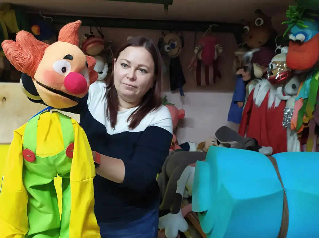 25.11.2021 г. Могилевский театр кукол. Наталья Семенова показывает различные виды кукол