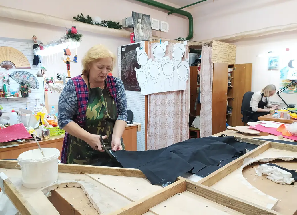 25.11.2021 г. Могилевский театр кукол. Работа над декорациями. Ольга Маханько