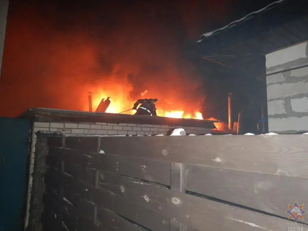 9 декабря 21г. Могилев. Пожар частного жилого дома в областном центре по пер. Куйбышева. Фото: МЧС