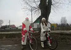 «Хочу вызвать Деда Мороза на дом!» Как он будет развлекать детей и во сколько это обойдется?