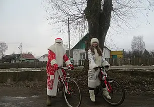 «Хочу вызвать Деда Мороза на дом!» Как он будет развлекать детей и во сколько это обойдется?