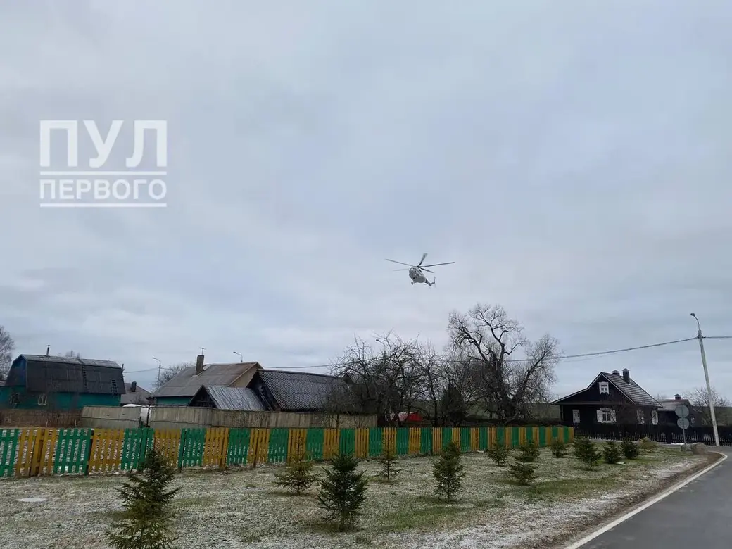 Фото вертолета А.Лукашенко над Александрией. Источник: Пул Первого