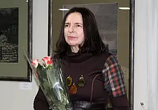 «Больно видеть, как деревня исчезает». Простота и правда творчества Ларисы Журавович, чья выставка открылась в музее Могилева