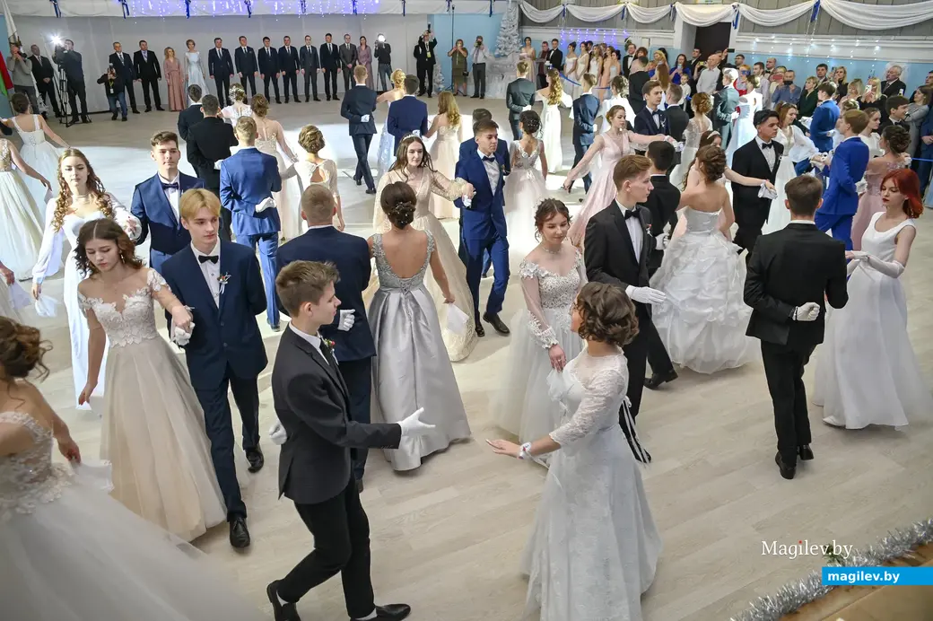 17.12.2021. Бобруйск. III новогодний бал для обучающихся города, добившихся высоких результатов в учебной деятельности, творчестве и спорте