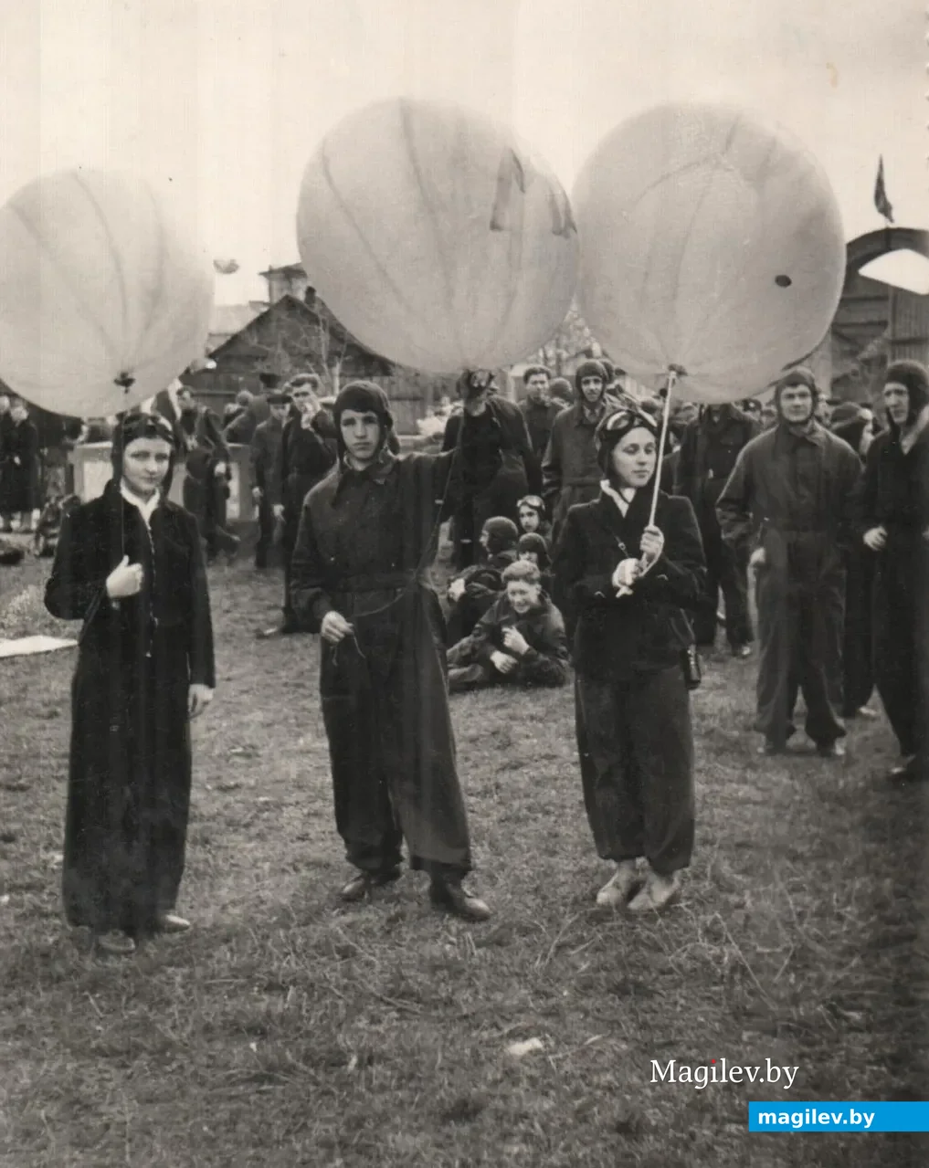 С аэрозондами. Парад 1 мая 1958 года