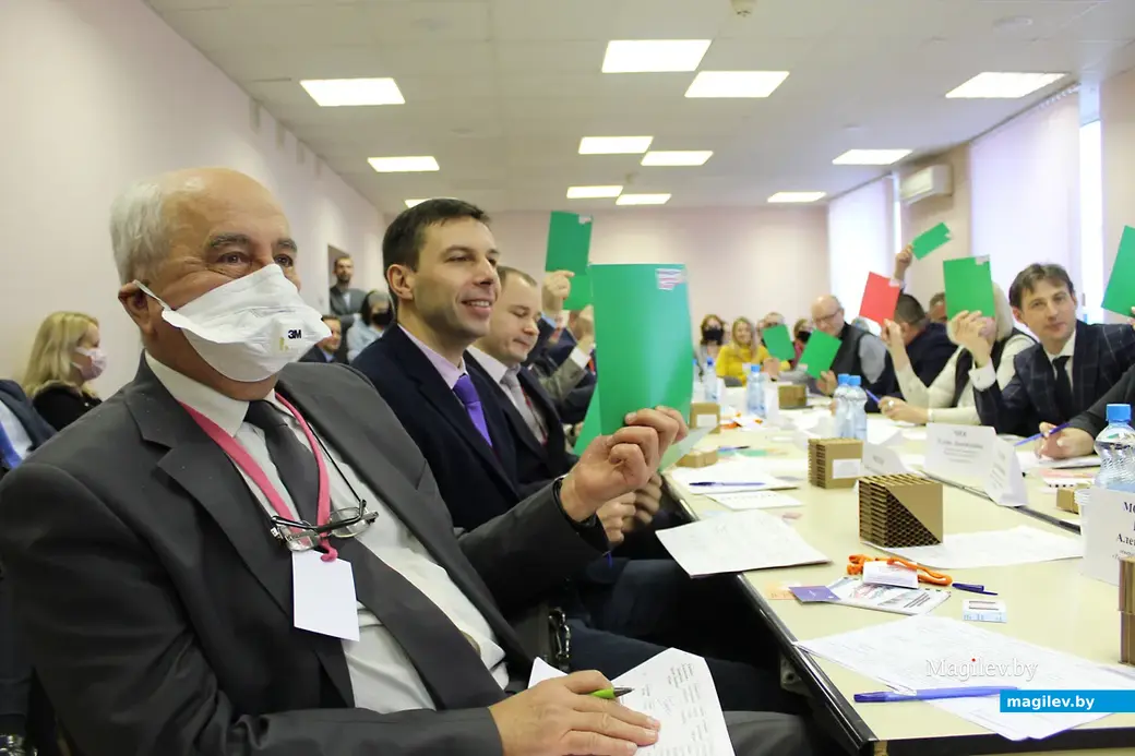 18.12.2021 г. Могилев. Идет голосование членов жюри