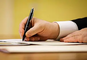 Что делать, если потерялись документы: восстановить поможет нотариус