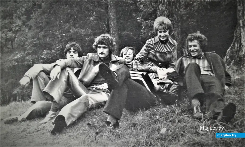 1976, Могилев, Печерский лесопарк. Второй слева – Павел Чубин.