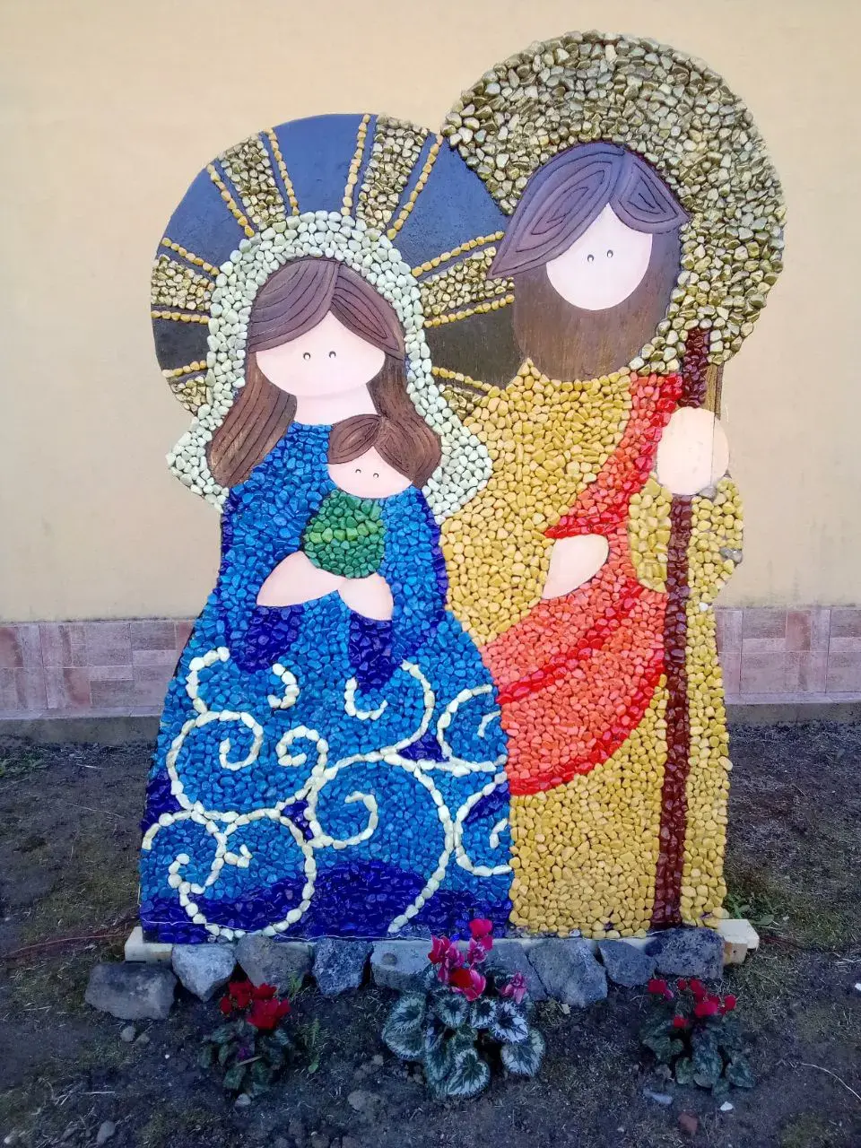 Рождественская композиция у частного дома в городе Роччелла Вальдемоне