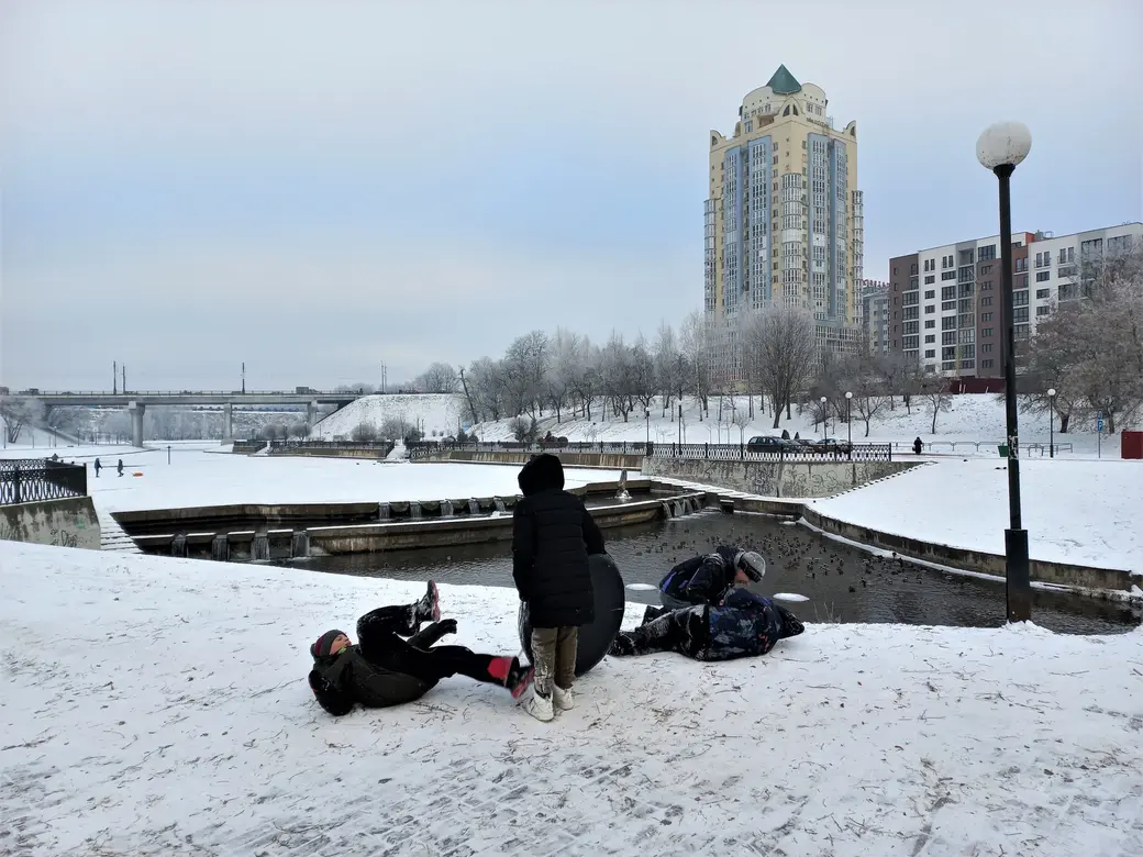 28.12.2021 г. Дубровенка. На финишной прямой победителя может выявить только фотокамера