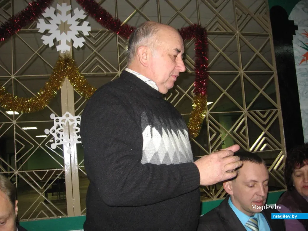 Фото с проводов на пенсию нашего директора Ковширко Вадима Аркадьвича, к сожалению уже