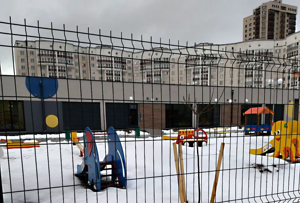 5.01.2022 г. Пока вся красота еще за забором, -- ждем открытия