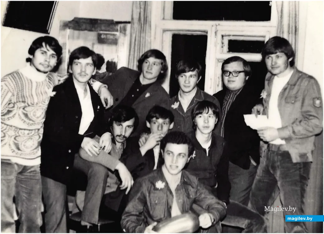 1970-е годы, Могилев. Хорошо всем известная фотграфия могилевских музыкантов (третий слева, с