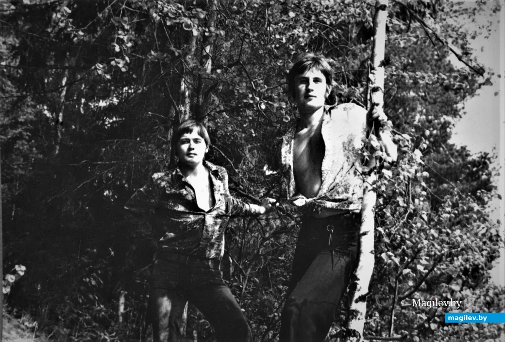 1974, Могилев, Печерский лесопарк. Слева – Вася Мак Овчинников.