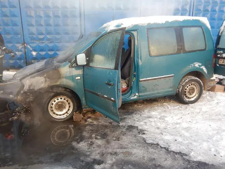 На улице Болдина горел автомобиль. Могилев. 12..01.2022