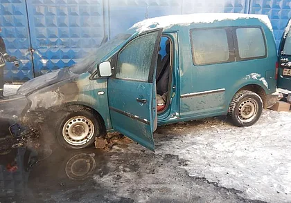 На улице Болдина горел автомобиль