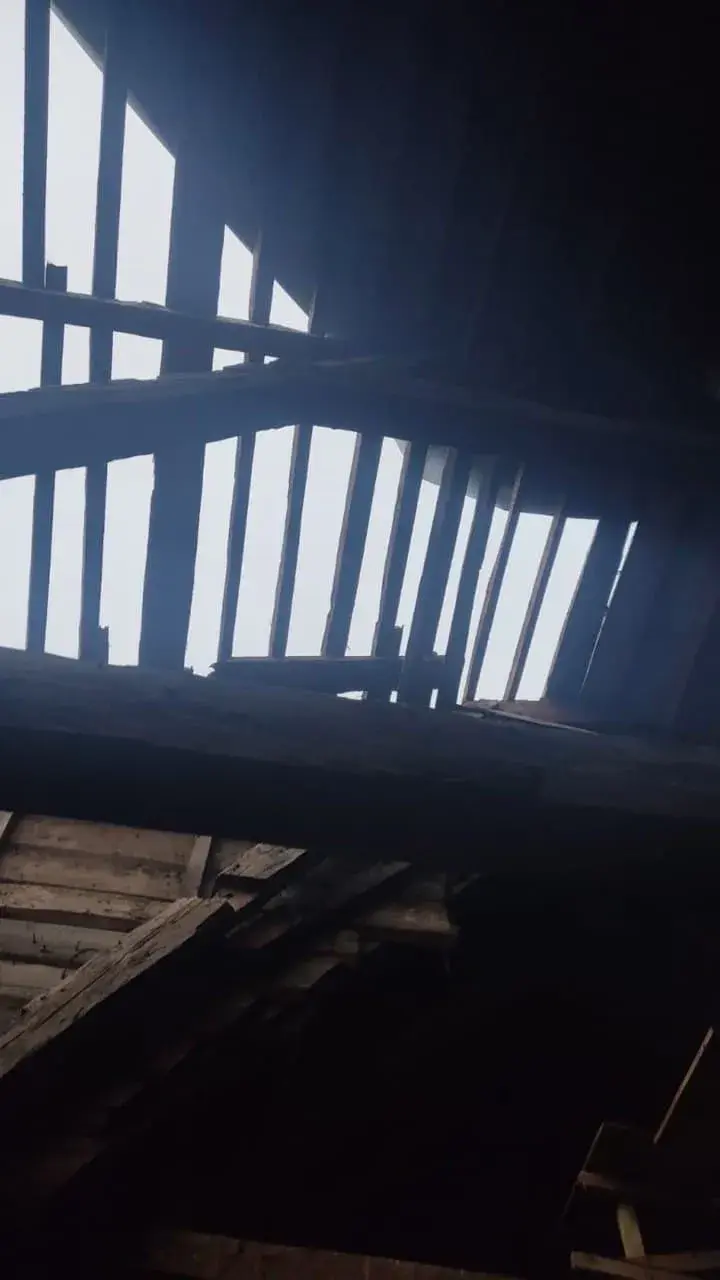 Вецер сарваў частку даху з магілёўскага катэдральнага касцёла. 14.01.2022