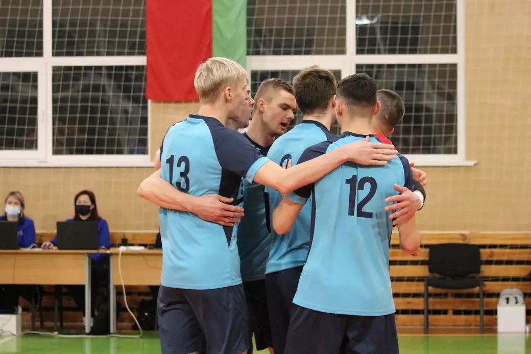 Волейбольная команда «Коммунальник» вырвала победу у минчан. 14.01.2022