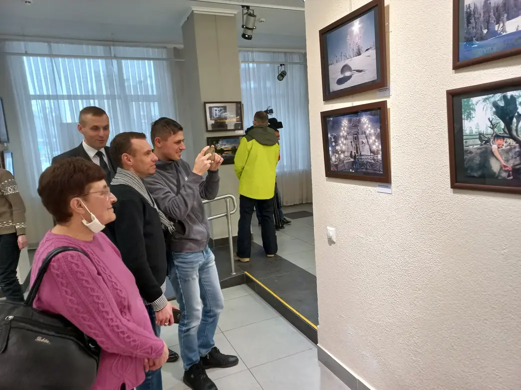 19. 01.2022 г. Открытие юбилейной фотовыставки «Между прошлым и будущим» народного фотоклуба «Радуга».