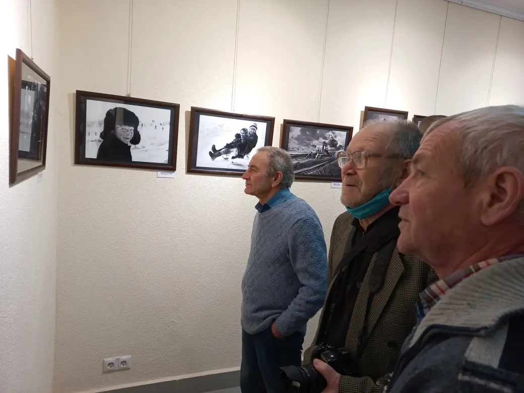 19. 01.2022 г. Открытие юбилейной фотовыставки «Между прошлым и будущим» народного фотоклуба «Радуга».