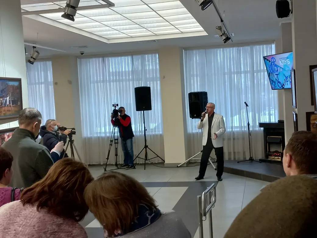 19. 01.2022 г. Открытие юбилейной фотовыставки «Между прошлым и будущим» народного фотоклуба «Радуга».