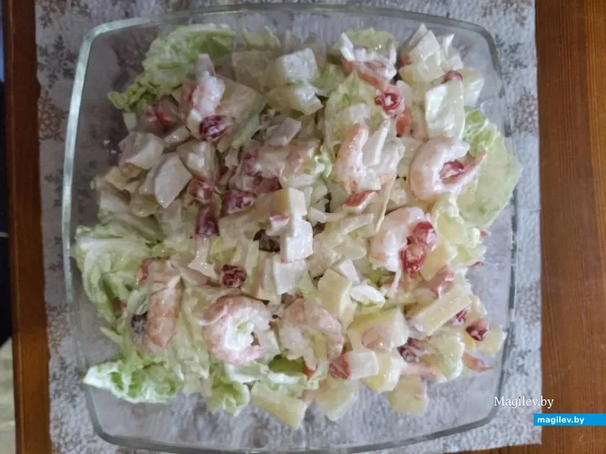 Салат с креветками.