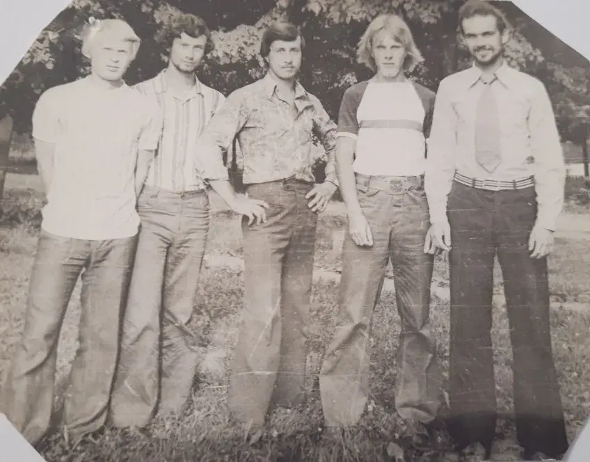 Студенты истфака всегда были готовы на любые авантюры. Наш герой - в том числе (он на фото справа). Фото конца 70-х годов