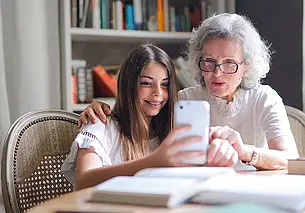 МТС проводит набор в онлайн-школу для людей старшего поколения