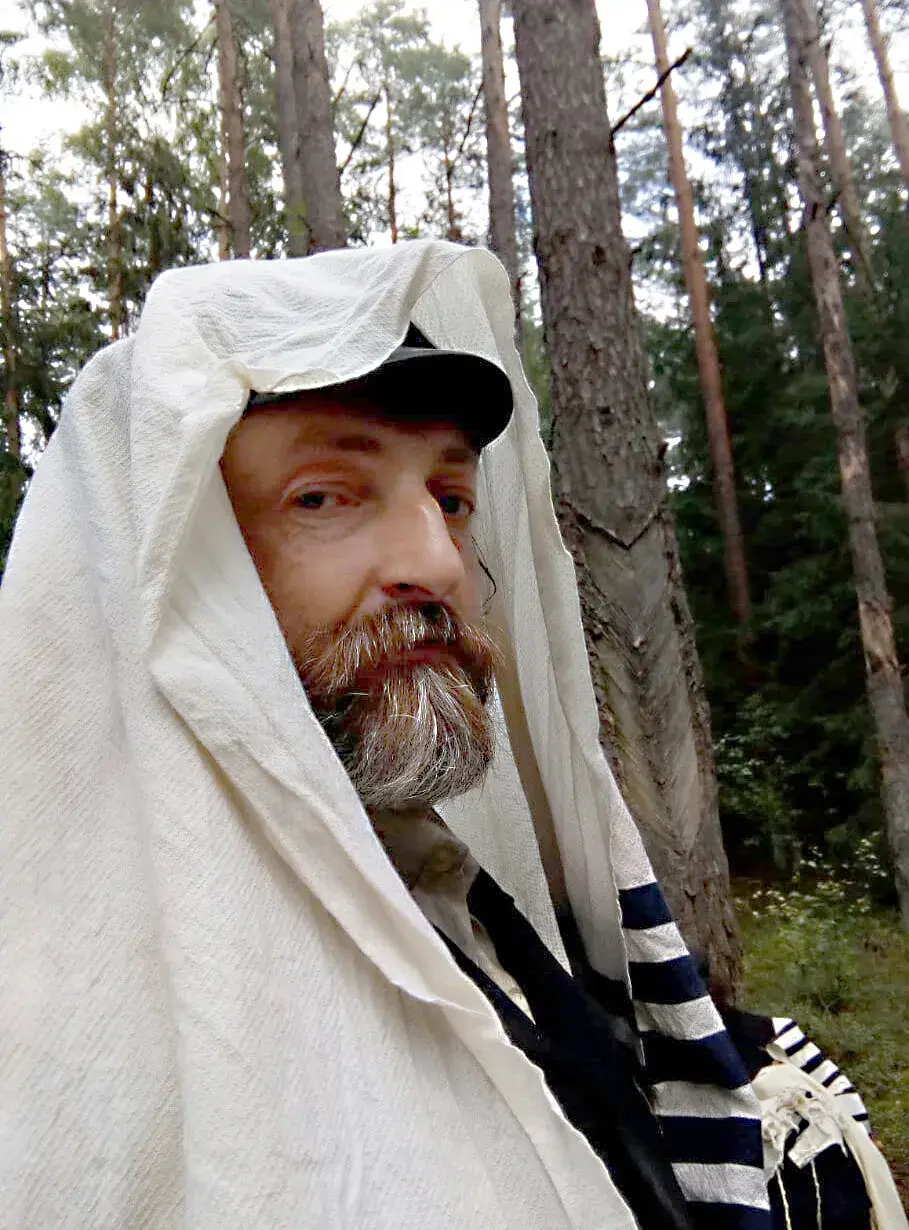 Юрий Кравченко в роли хасида.