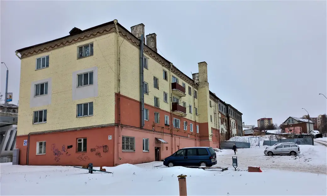 27.01.2022 г., ул. Лазаренко. В этом доме прошла молодость популярного могилевского радиожурналиста Леонида Палевича. Теперь в нем живет известный художник-авангардист